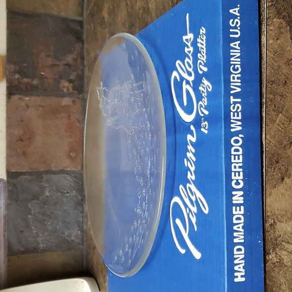 Bride & Groom 13" Party Platter NEW in box Handmade Pilgrim Glass - Picture 3 of 4